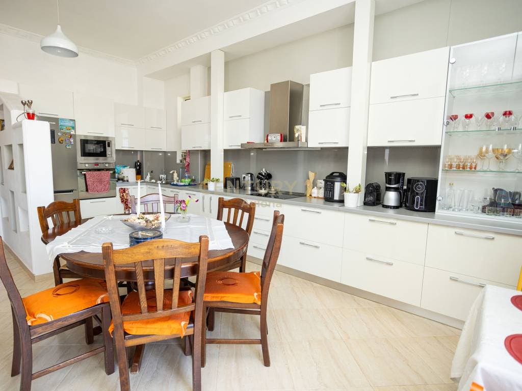 🌆 Comfortable Penthouse for Sale 202 m² + 100 m² Panoramic Veranda near the Waterfront 4