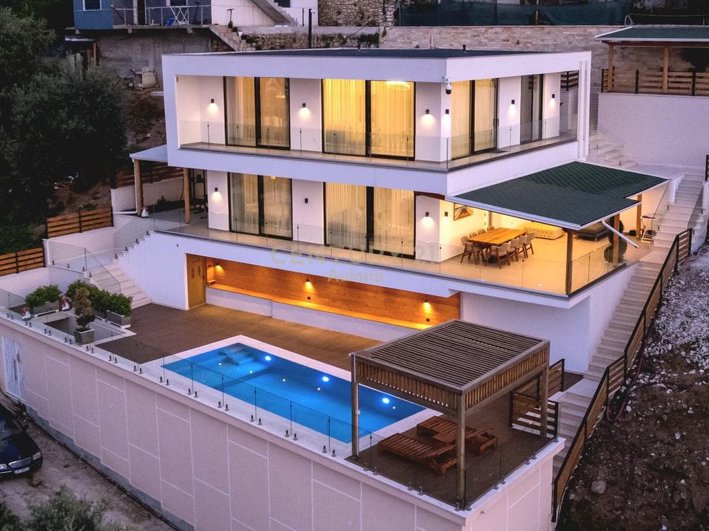 VILLA WITH SEA VIEW FOR SALE IN VLORA!