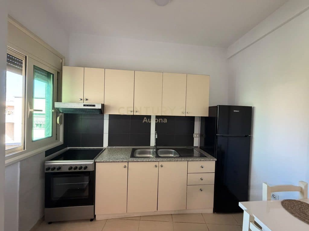 APARTAMENT 2+1+2 PER QERA, NE COLE! PRANE KLINIKES BAKAJ! 3