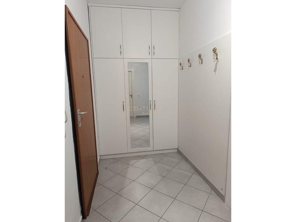 APARTAMENT 2+1+2 PER QERA,PRANE GAMA MARKET! 4