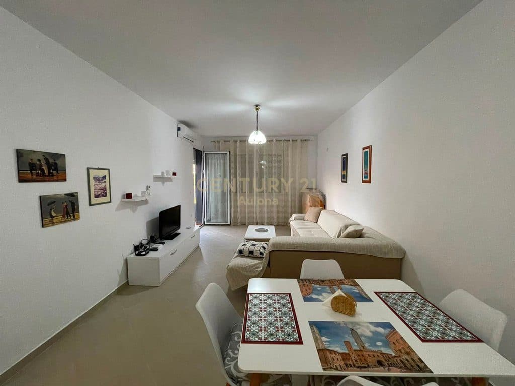 APARTMENT FOR RENT ON THE SEAFRONT 1 THIRD LINE OF THE BUILDINGS