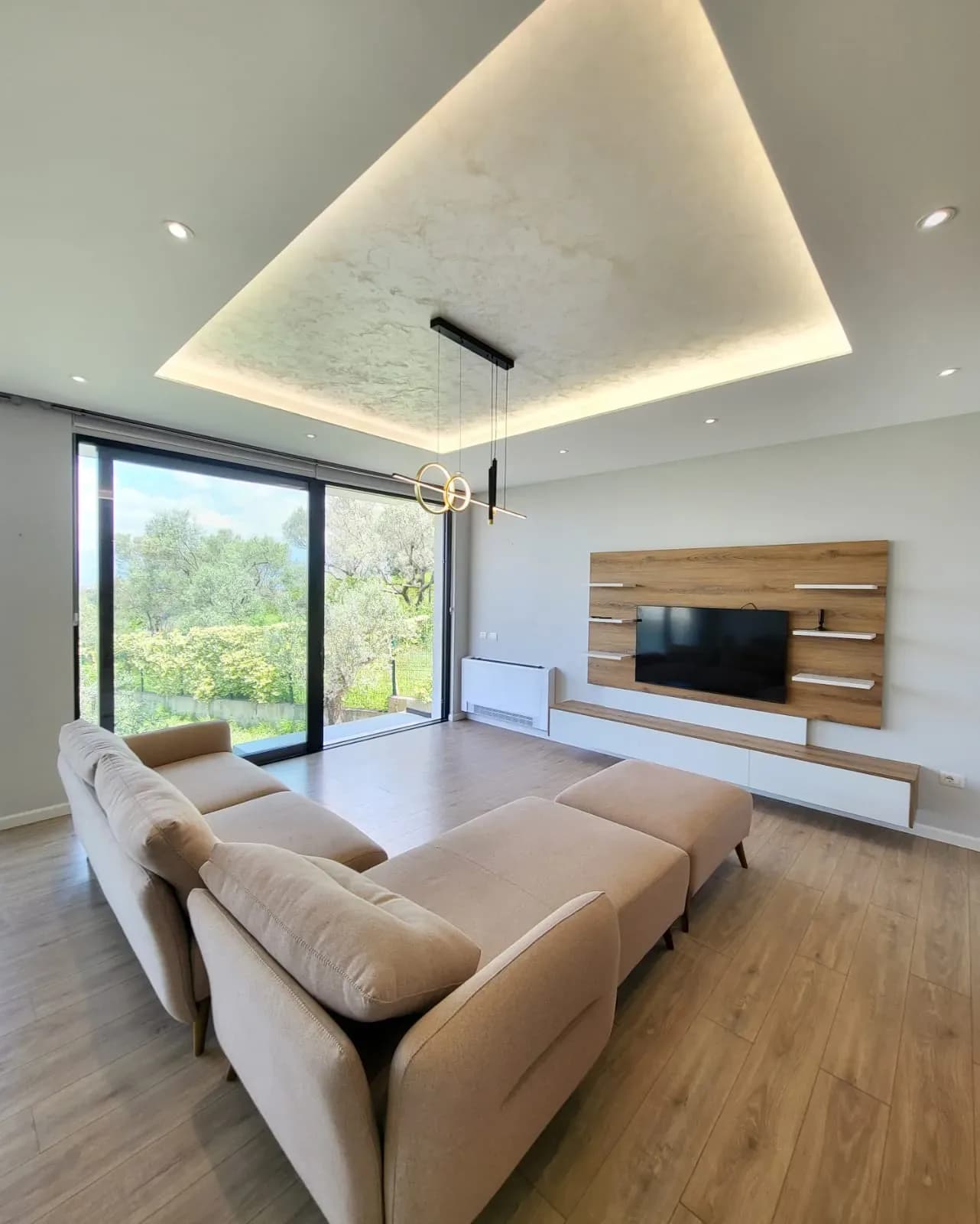 Vilë 4+1 me qera në Rruga e Mulletit, Tiranë – 250m², 2,500€ 4