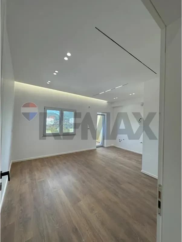 Apartament 2+1 në shitje në Rruga e Paskuqanit, Tiranë – 100m², 1,000€ 2