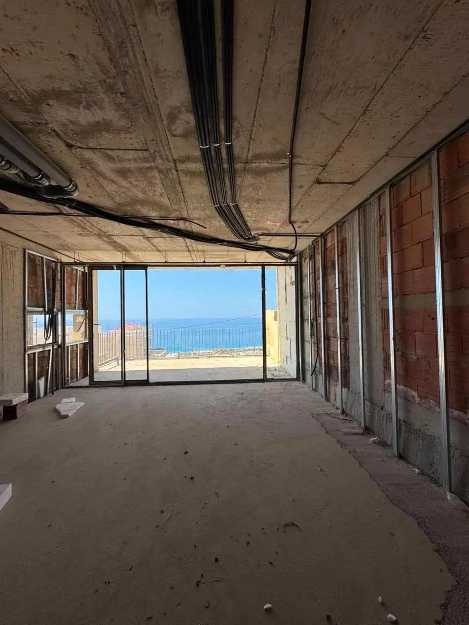 Vilë 4+1 në shitje në Palasë, Vlorë – 335m², 899,000€