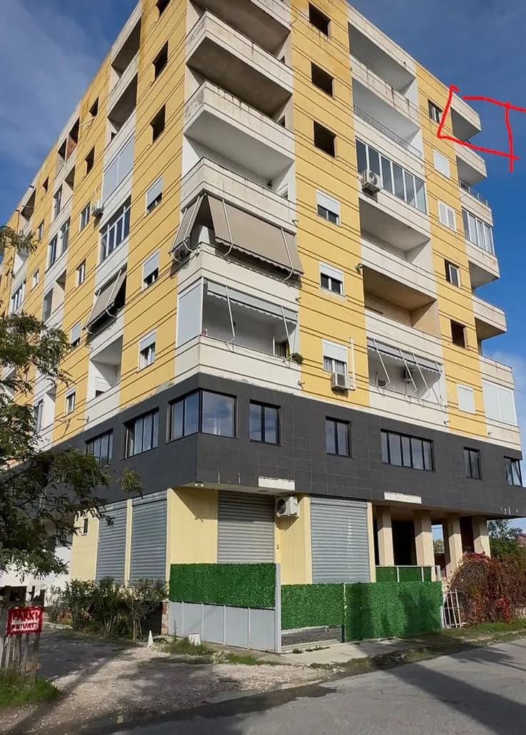 Apartament 2+1 në shitje në Rruga e Durrësit – 90m², 80,000€