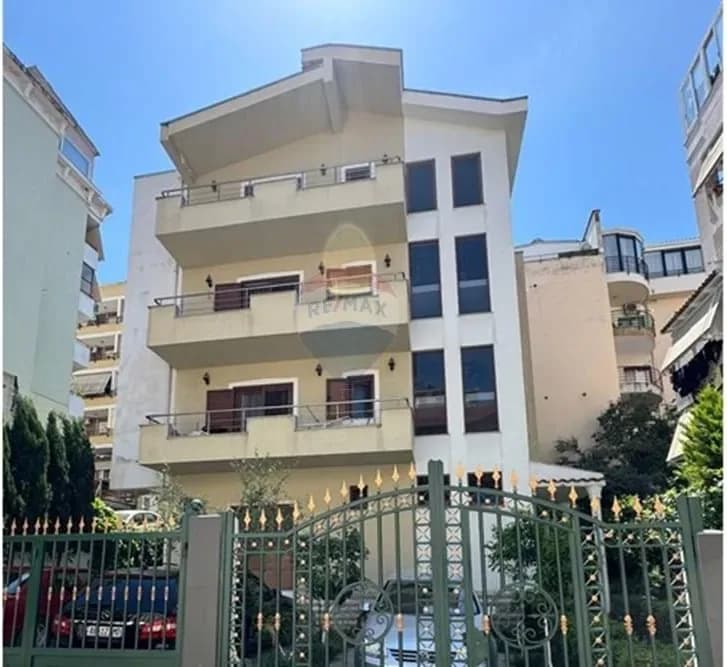 Vilë 4+1 në shitje në Rruga Mjull Bathore, Tiranë – 300m², 650,000€ 4