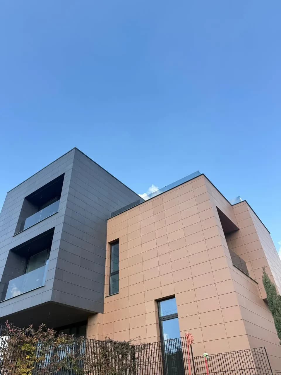 Vilë 4+1 në shitje në Farkë, Tiranë – 500m², 495,000€ 3
