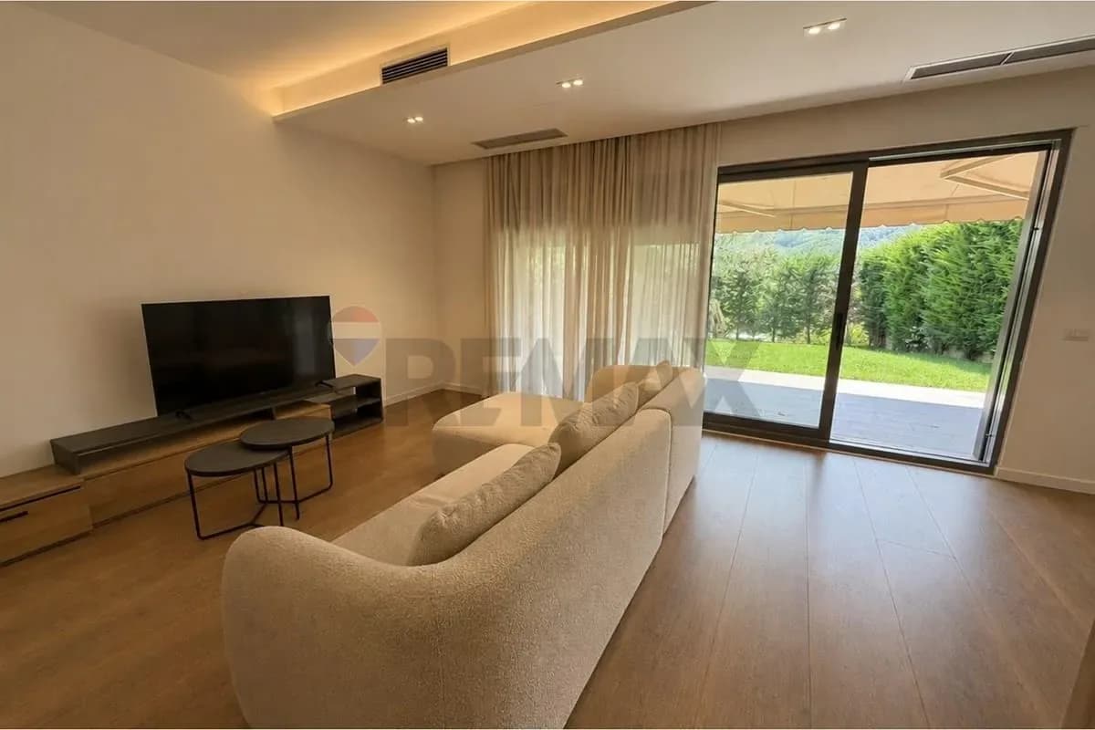 Vilë 4+1 me qera në Rruga e Mulletit, Tiranë – 250m², 2,500€ 3