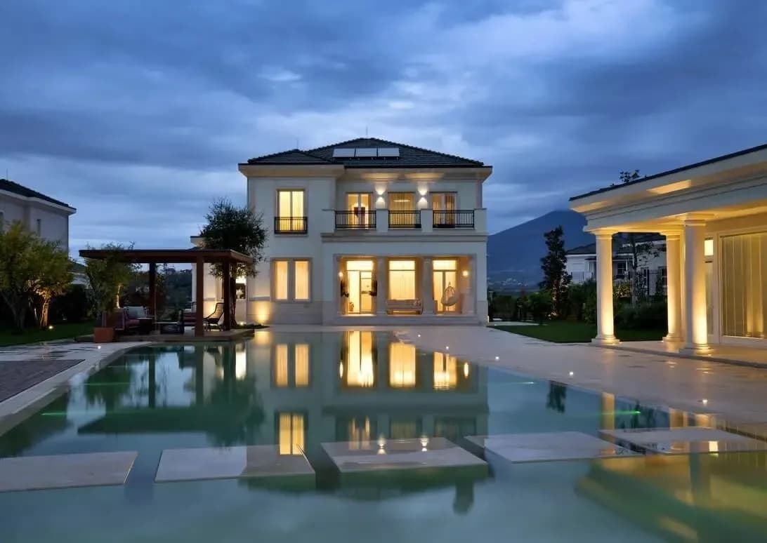 Vilë 7+1 në shitje në Rruga Lunder, Tiranë – 800m², 1€ 1
