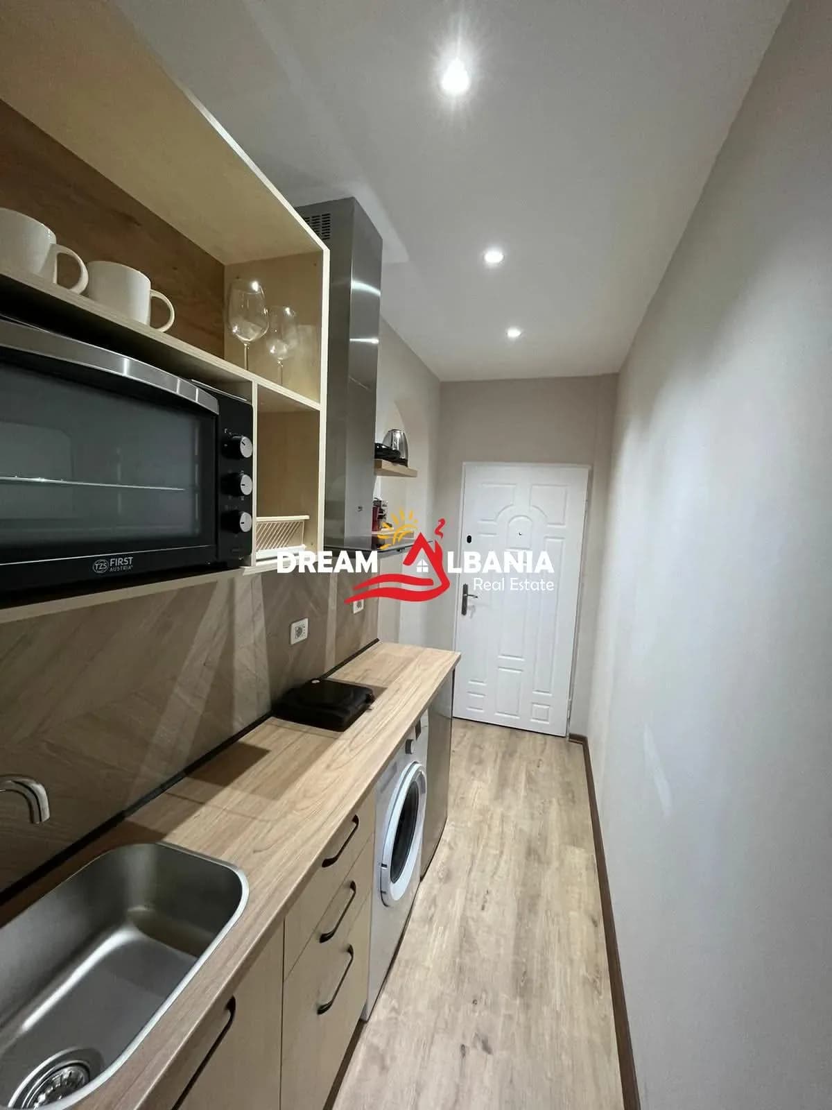Apartament 1+1 në shitje në Komuna e Parisit, Tiranë – 107m², 255,000€ 3