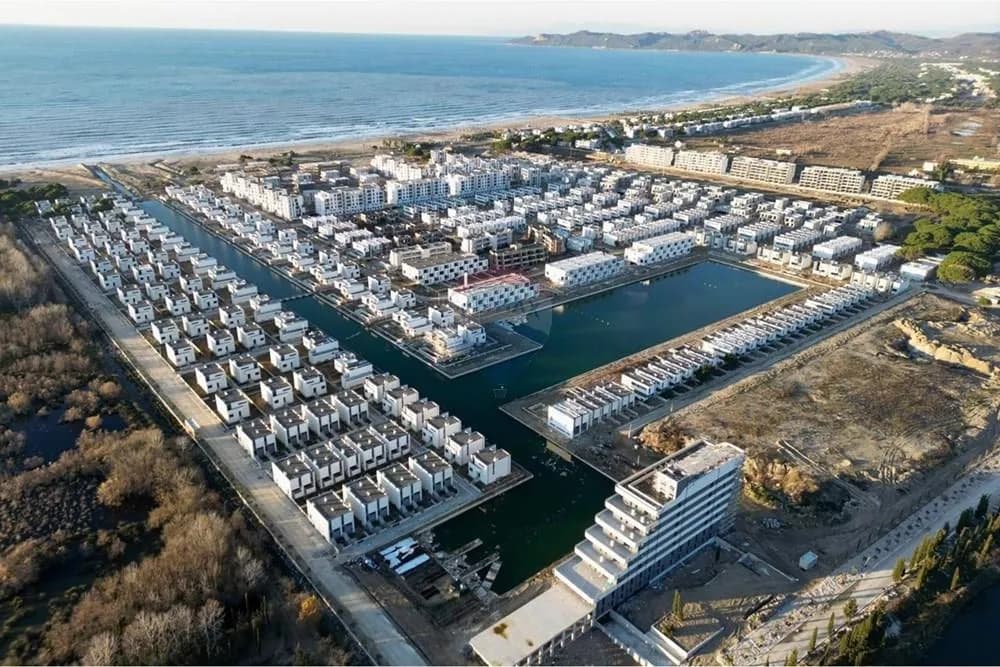 Vilë 4+1 në shitje në Rruga Gjiri i Lalzit, Hamallaj – 155m², 640,000€