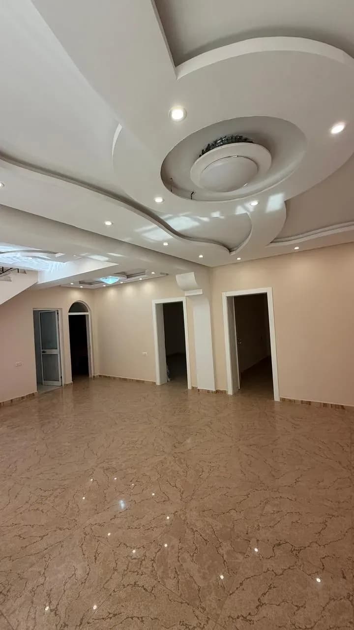 Ambient biznesi me qera në Rruga Xhanfize Keko, Tiranë – 150m², 1,000€ 3