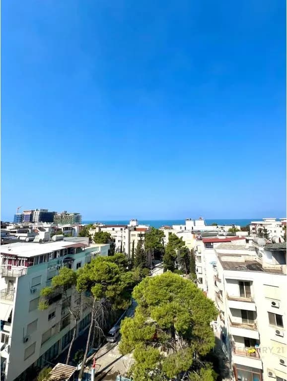 Apartament luksoz 3+1 në shitje në Rruga Gjiri i Lalzit, Durrës – 100m², 297,000€ 2