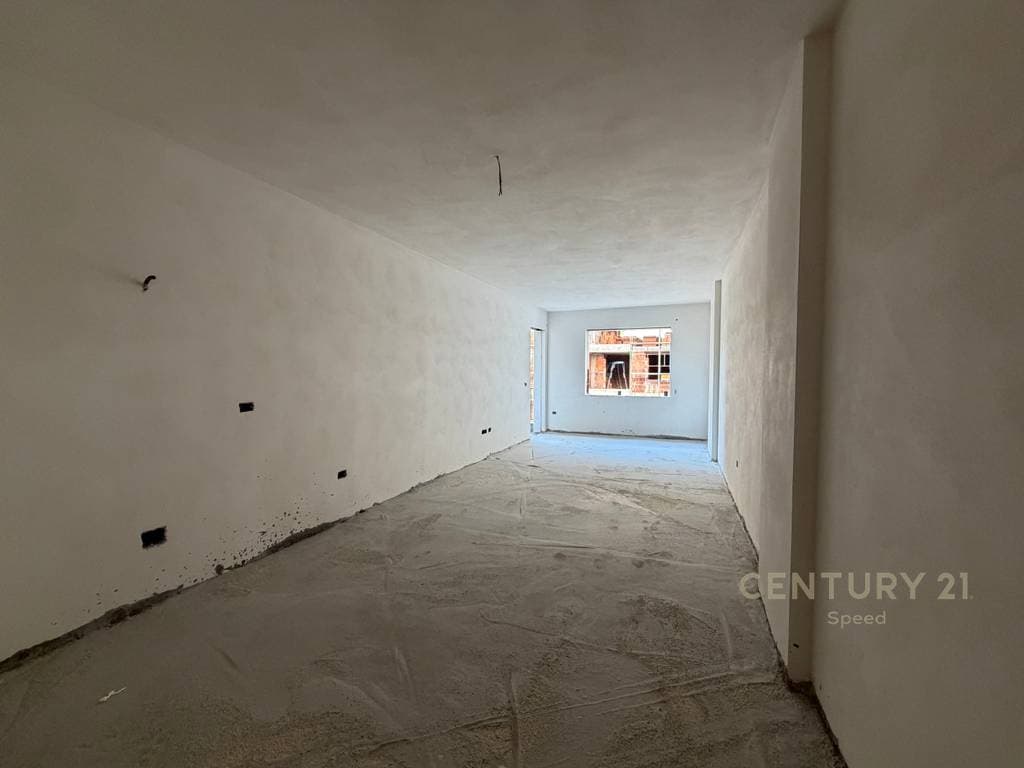 Shesim apartament 2+1+2 ne Paskuqan prane Bulevardit te Ri! 3
