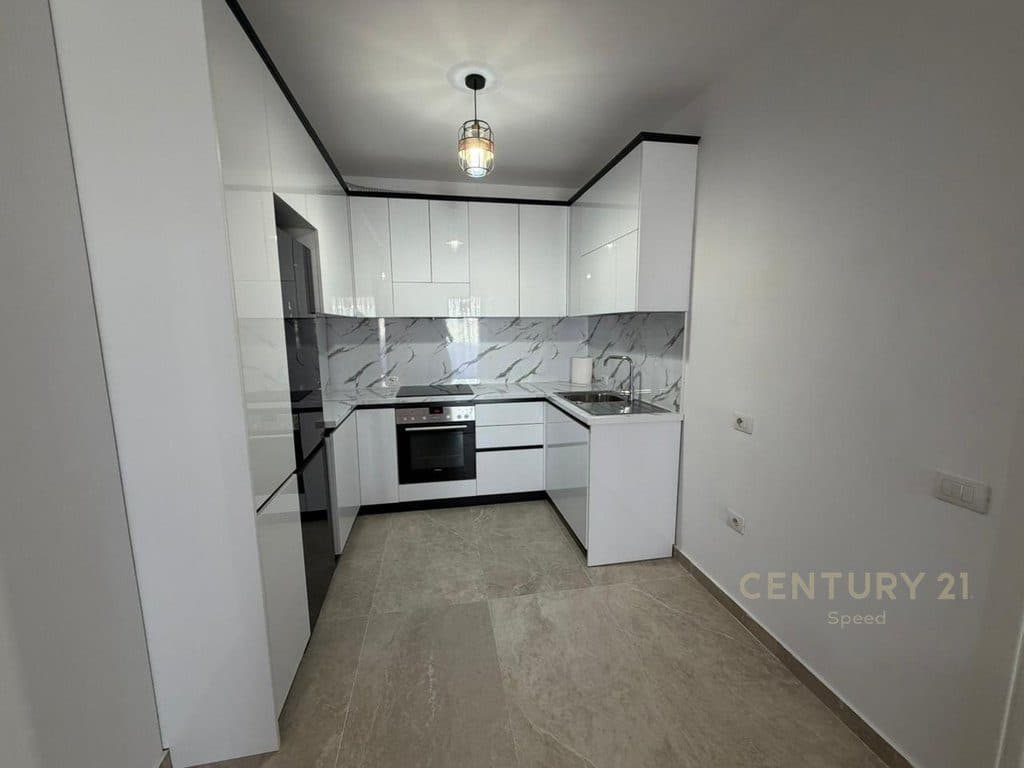 Jepet me qira apartament 2+1 në 5 Maj!! 2