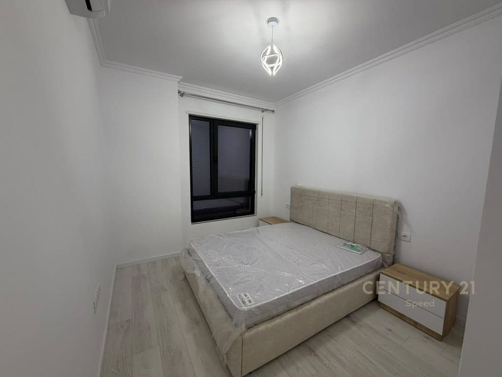 Jepet me qira apartament 2+1+2+post parkimi në Rrugën "5 Maji"!! 4