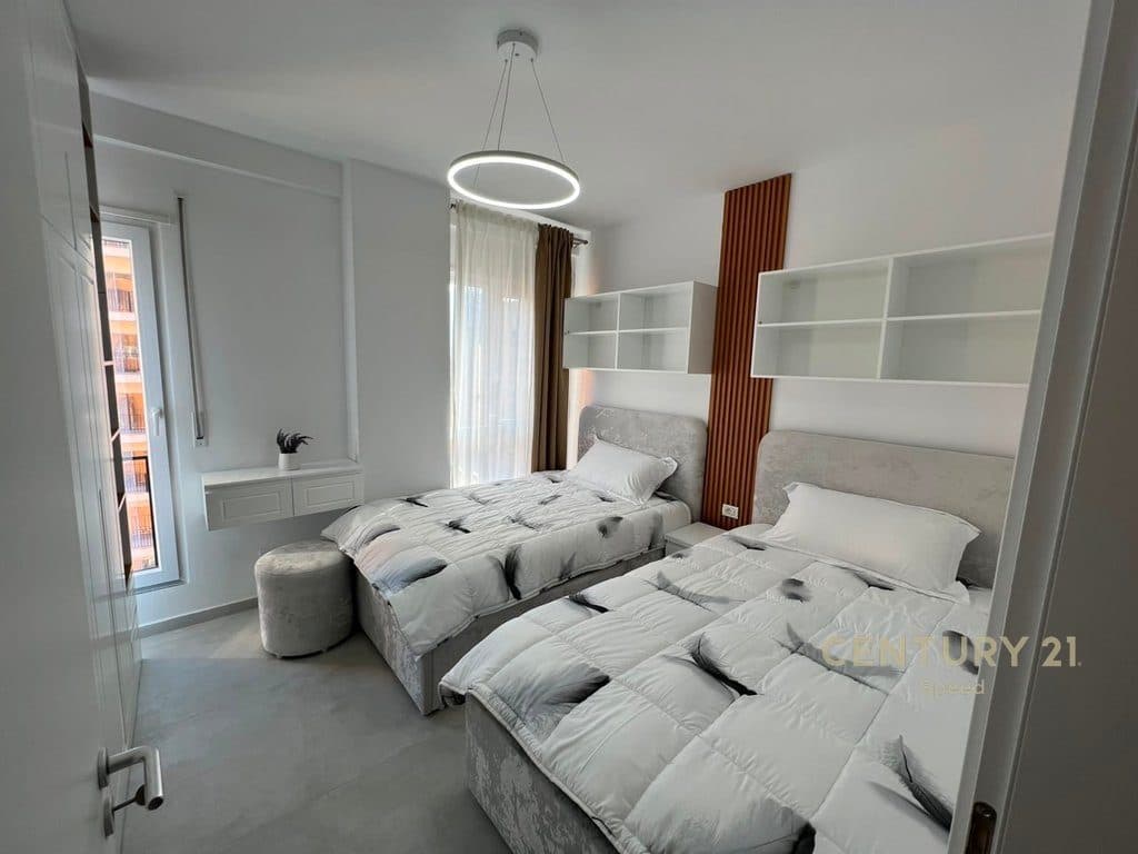 Jepet me qira apartament 2+1+2 pranë Shkollës së Kuqe! 4