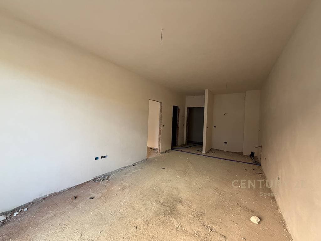 Apartament 1+1 ne Paskuqan, prane te Bulevardit te Ri! 4
