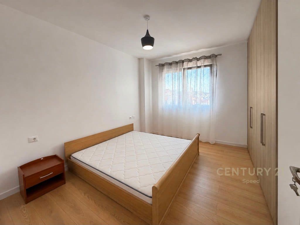 Jepet me Qira Apartament 2+1+2 në Yzberisht! 2