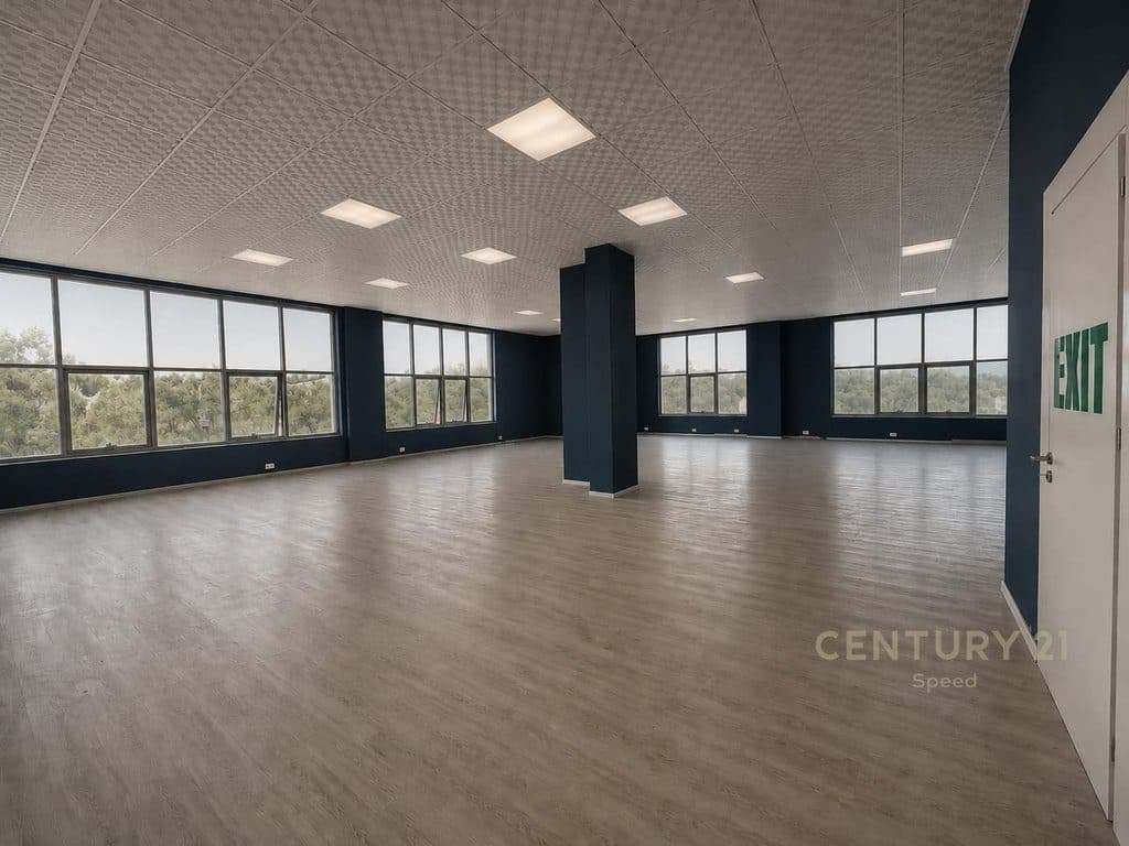 Ambient Komercial për Qira tek Rruga Bardhyl!! 3