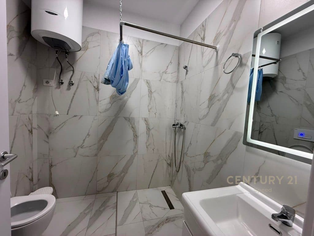 JEPET ME QIRA APARTAMENT 2+1 TEK RRUGA 5 MAJI!! 4