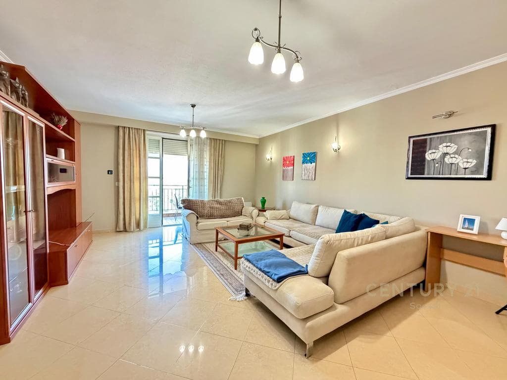Jepet me qira apartament 2+1 në rrugën Brigada VIII, Bllok!
