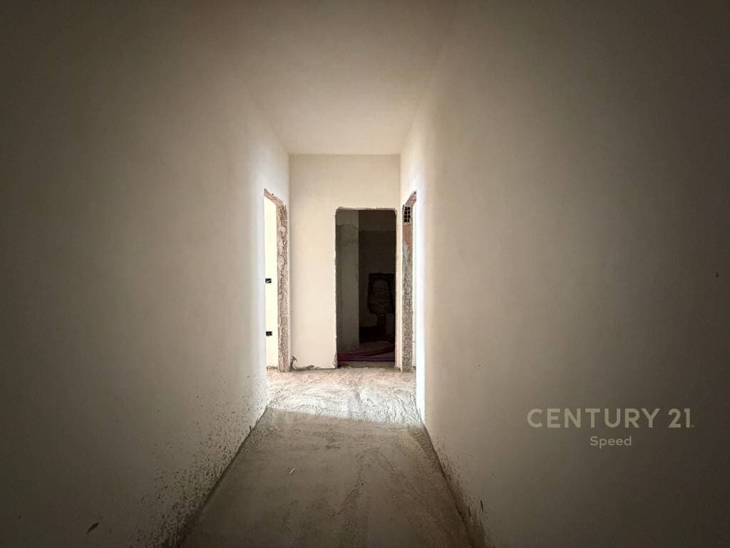 Shesim apartament 2+1+2 ne Paskuqan prane Bulevardit te Ri! 4