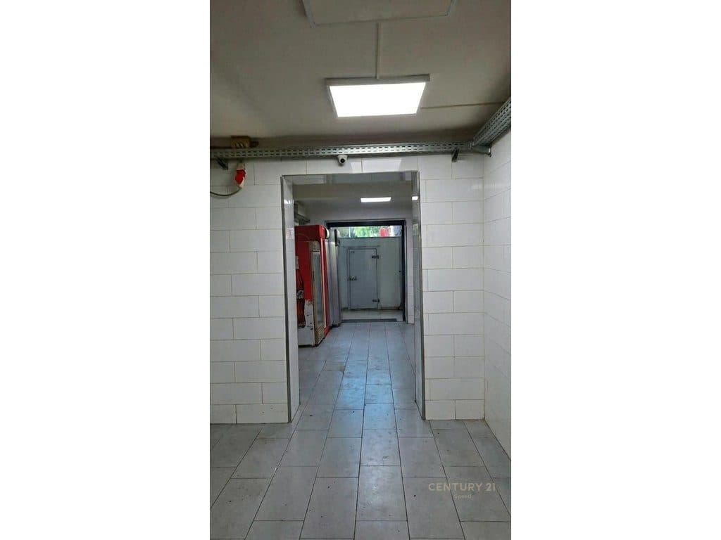 AMBIENT KOMERCIAL ME QIRA TEK MINE PEZA 4