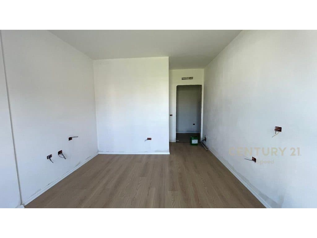 Shitet apartament 2+1 në zonën e Paskuqanit! 2