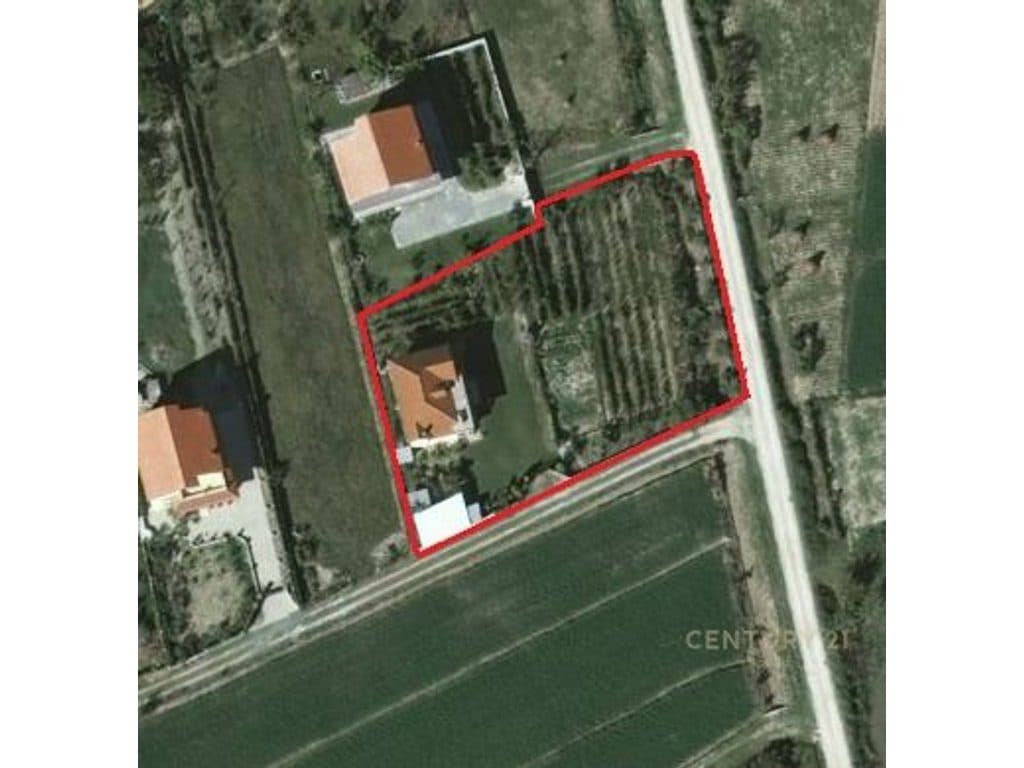 Shitet Vilë 2-Katëshe + Truall pranë Aeroportit "Nënë Tereza"!!