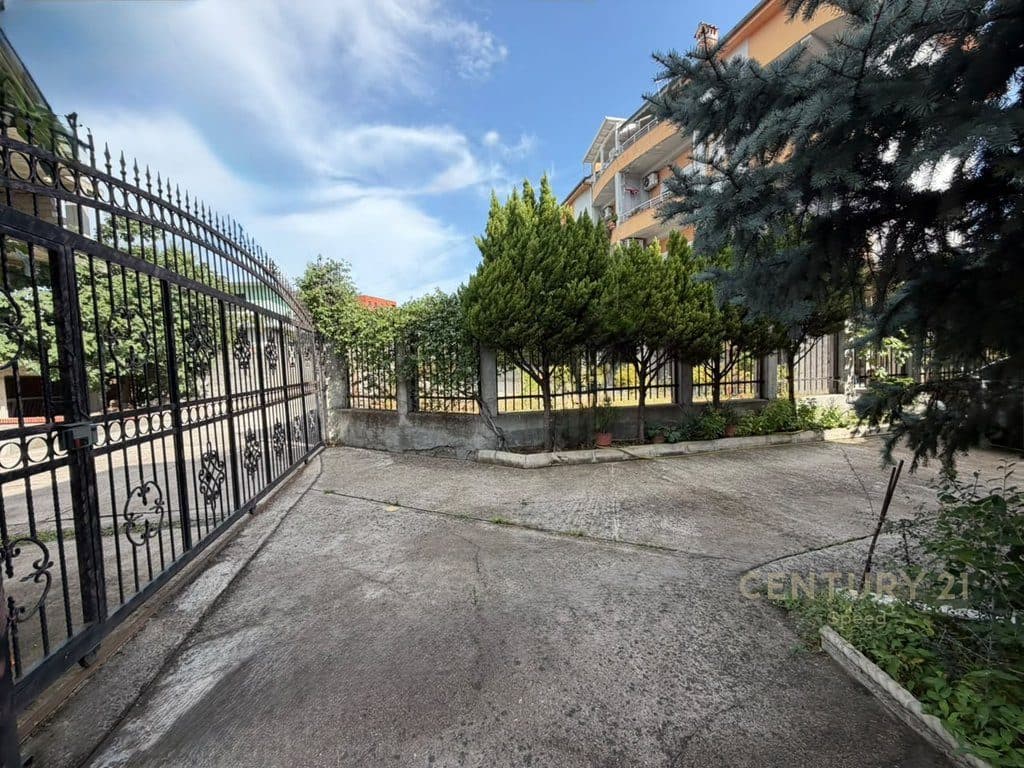 Shitet Vilë 4-Katëshe në Kodër Kamëz, Pranë Universitetit Bujqësor! 3