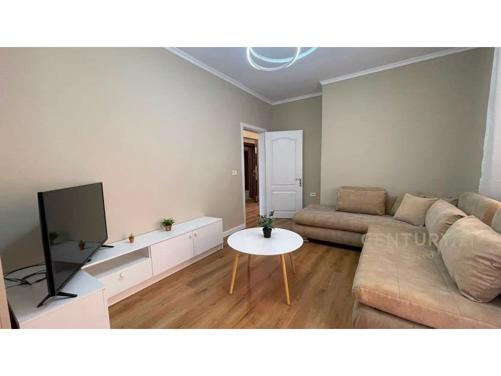 Apartament 1+1 per Qira tek Pazari ri 4