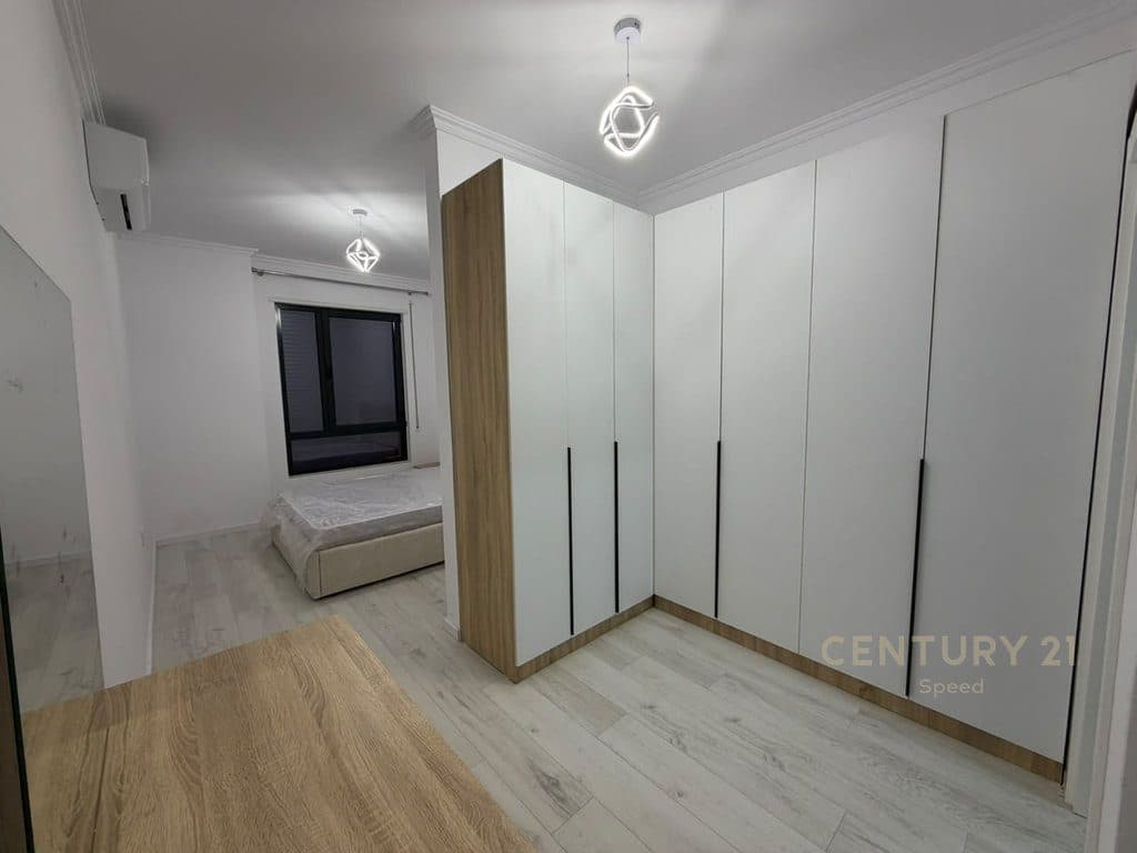 Jepet me qira apartament 2+1+2+post parkimi në Rrugën "5 Maji"!! 3