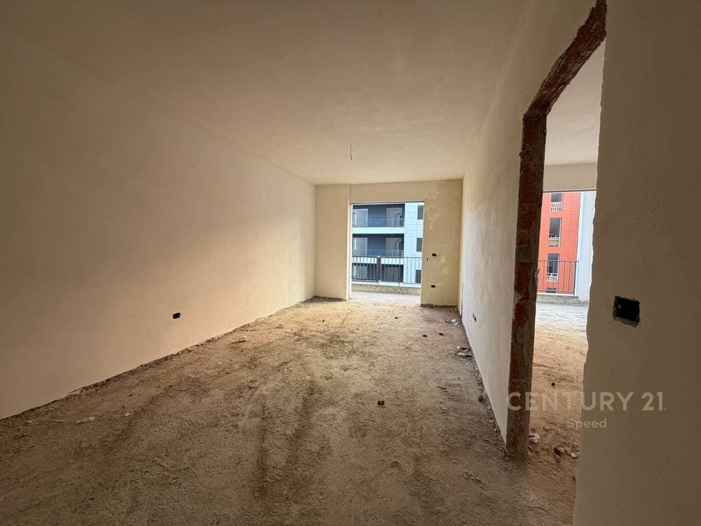 Apartament 1+1 ne Paskuqan, prane te Bulevardit te Ri! 3