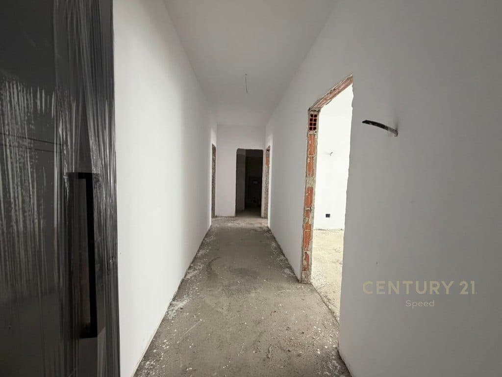 Apartament 2+1+2 Për Shitje në Paskuqan, 1050 euro/m2!!! 3