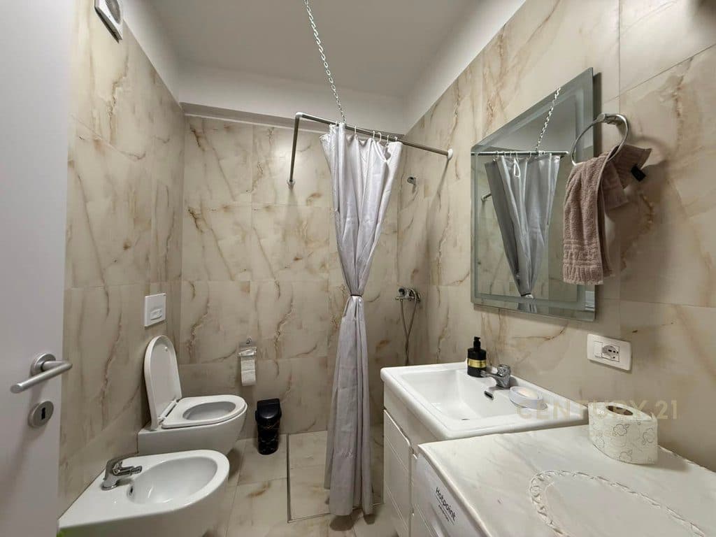 JEPET ME QIRA APARTAMENT 2+1 TEK RRUGA 5 MAJI!! 2