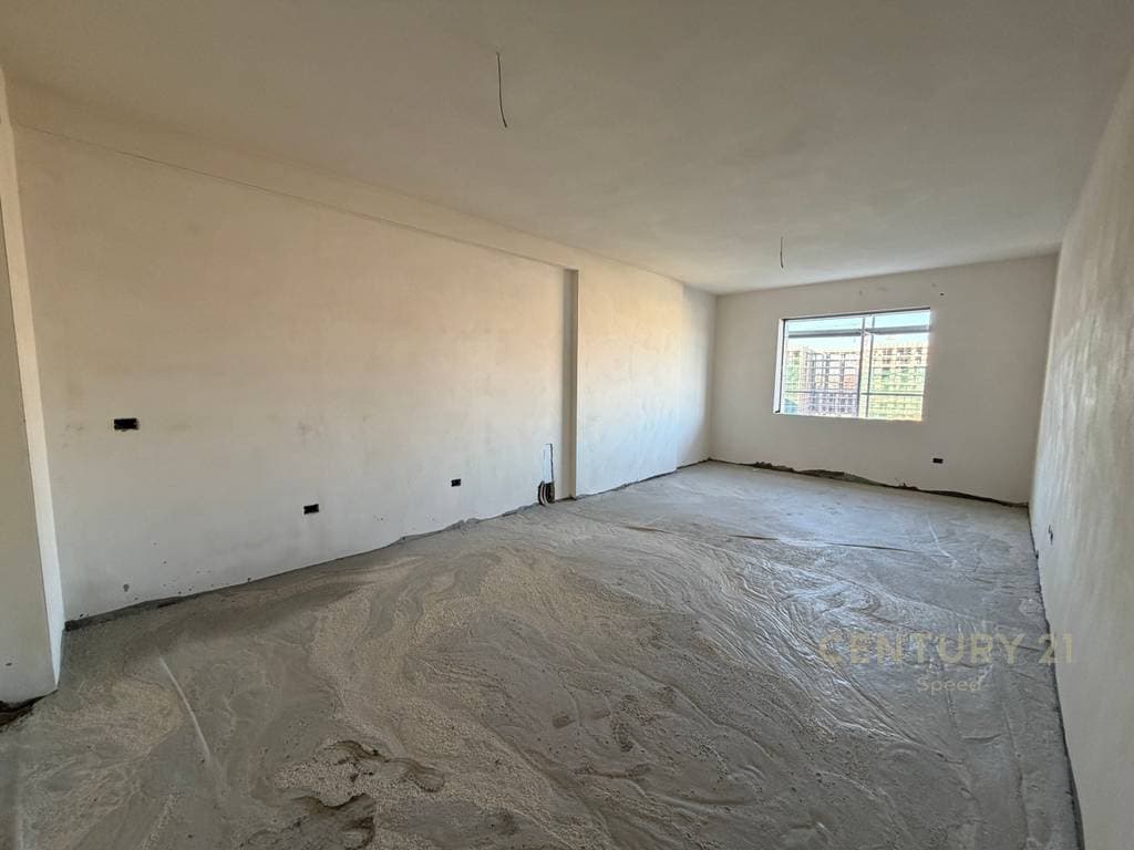 Shesim apartament 3+1+2 ne Paskuqan, prane Bulevardit te Ri! 3