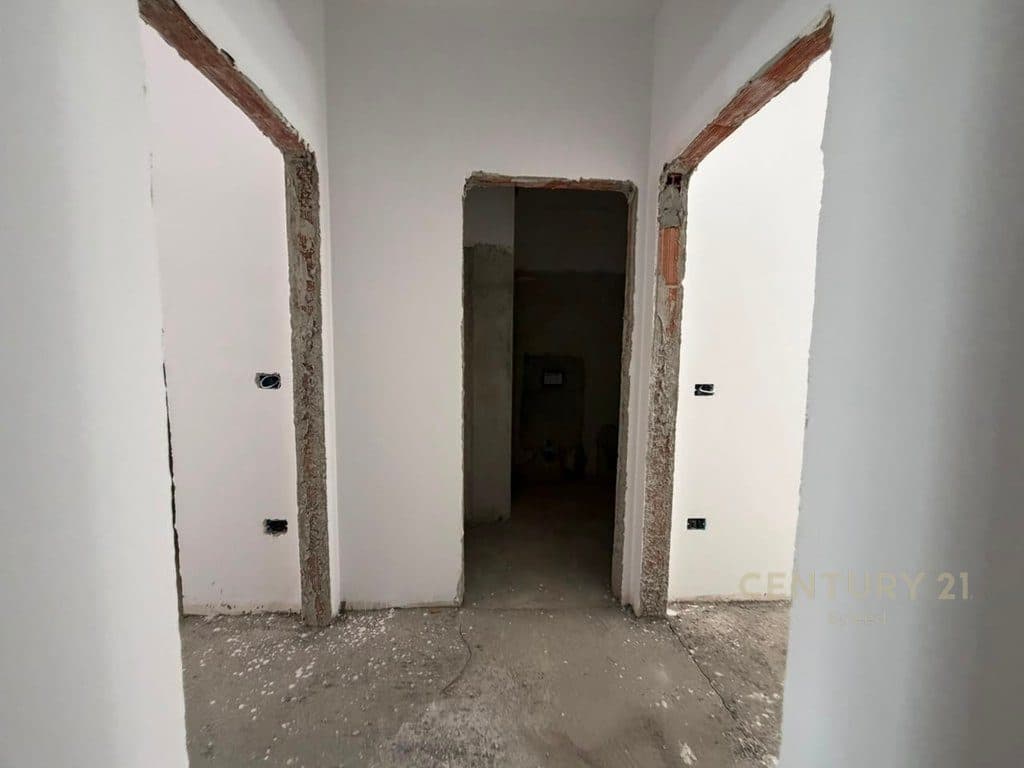 Apartament 2+1+2 Për Shitje në Paskuqan, 1050 euro/m2!!! 4