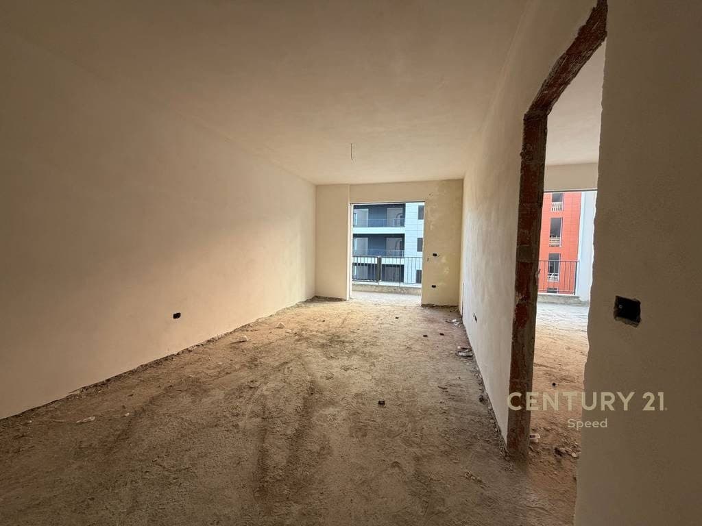 Shitet Apartament 1+1 ne Paskuqan, prane te Bulevardit te Ri!