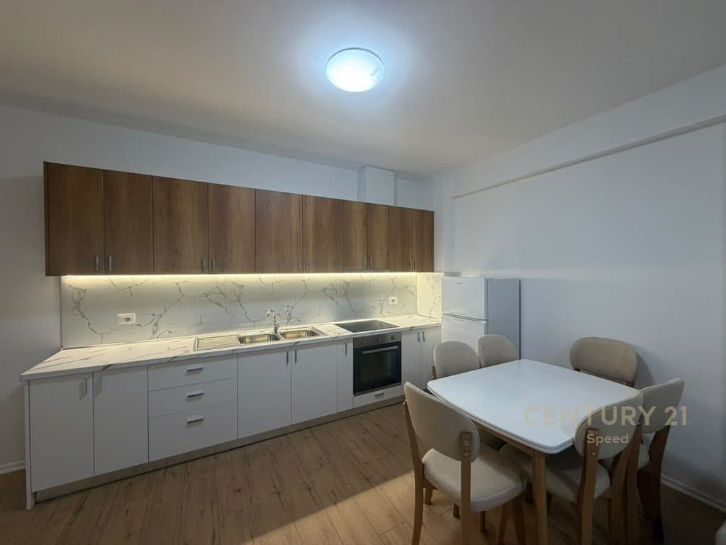 Jepet me qira apartament 2+1 në Rrugën "5 Maji"!! 3