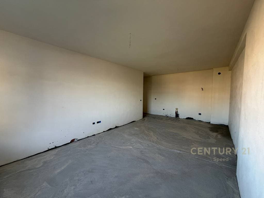 Shesim apartament 3+1+2 ne Paskuqan, prane Bulevardit te Ri! 4