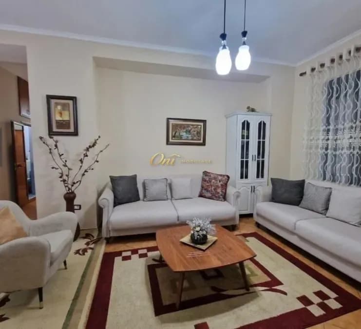 SHALLVARET, APARTAMENT ME QERA 3+1