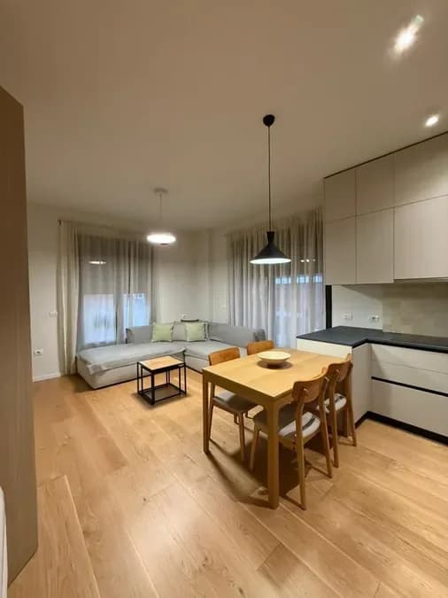 JEPET APARTAMENT ME QERA 2+1, RRUGA E KOSOVAREVE