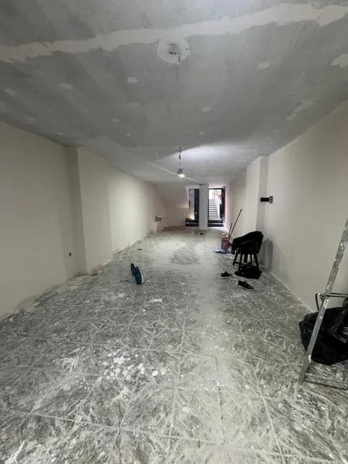 Store to rent Komuna e Parisit - Kristal Center (Tirana - city)