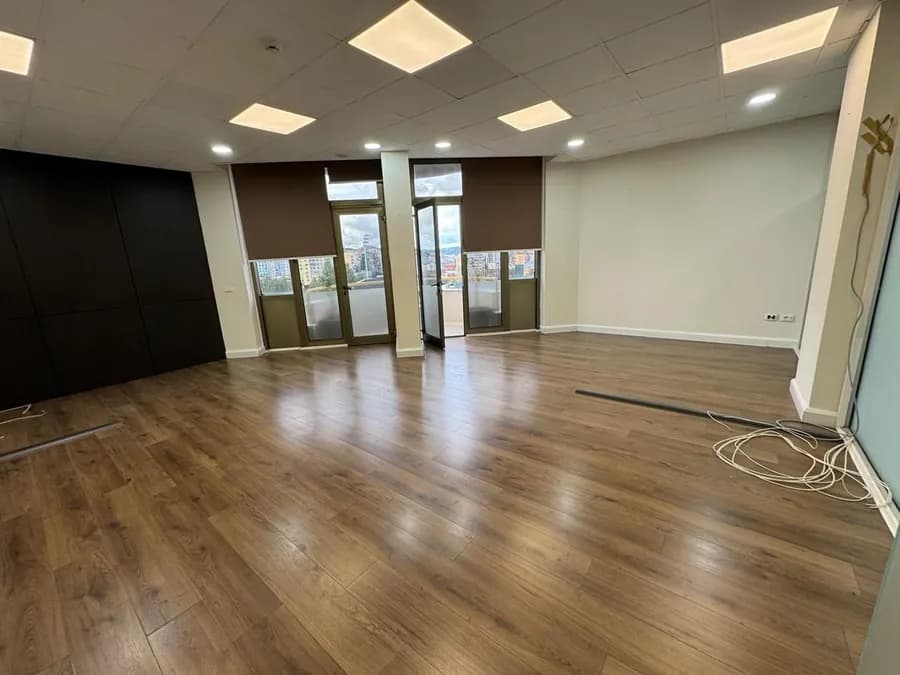 Office to rent Wilson Square (Tirana - city) 3