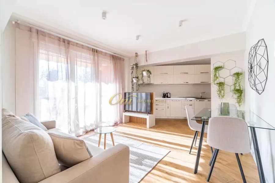 QENDER APARTAMENT PER QERA 2+1