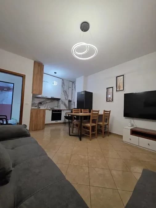 JEPET APARTAMENT ME QERA 1+1, RRUGA 5 MAJI