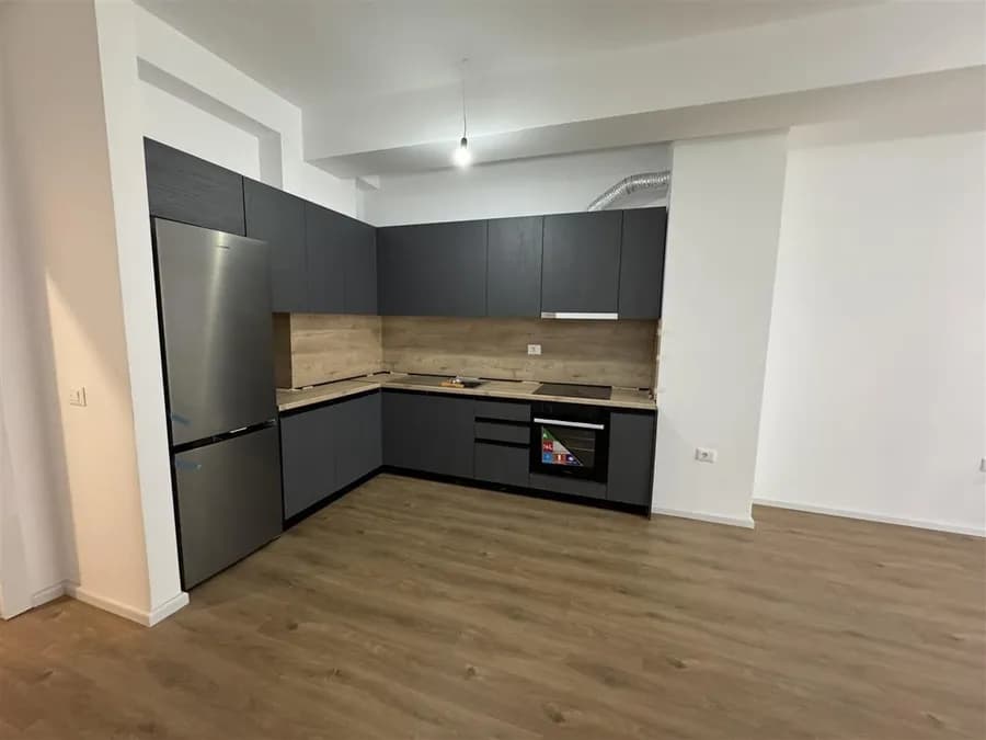 Office to rent Ali Demi (Tirana - city) 3