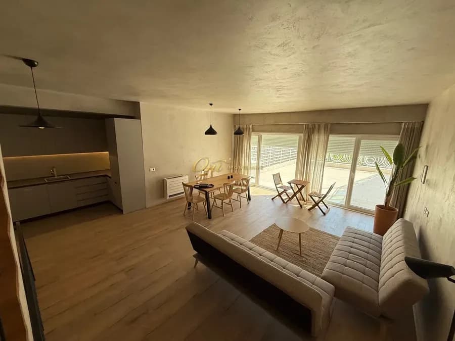 KODRA E DIELLIT, APARTAMENT TRIPLEX ME QERA 2+1