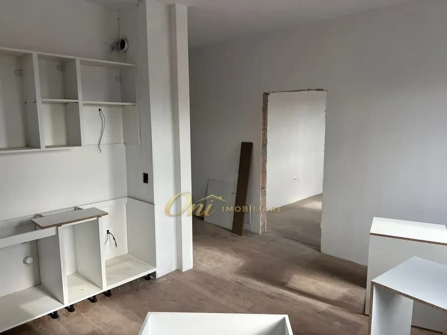 PASKUQAN,JEPET APARTAMENT PER QERA 2+1